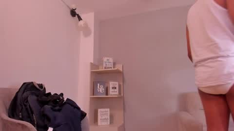 thiagovega_ online show from April 2026 06:17:01 AM