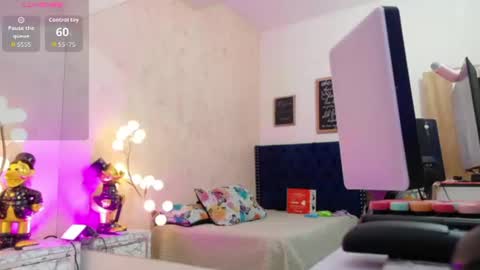 Snapshot of thin_eva chatting on June 2026 12:07:01 PM Eva online show from June 2026 12:07:01 PM