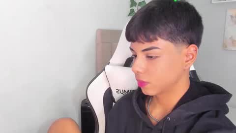 Thomas online show from October 2025 07:32:01 AM