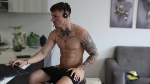 Sebastian online show from December 2024 09:39:02 PM