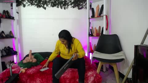 Tifanny Nails  online show from April 2026 12:46:02 PM