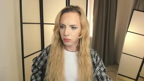 Tiffany online show from March 2026 08:25:01 PM