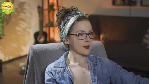 tiffanyriox online show from March 2026 12:50:01 AM