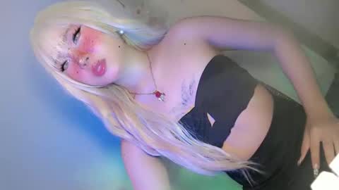 tight_elliana online show from April 2026 10:04:02 PM
