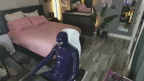 tightlyrubberd online show from June 2026 07:02:01 AM