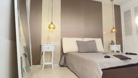 T I F F A N Y online show from September 2025 08:53:01 PM