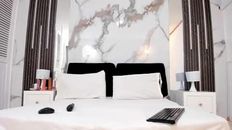 T I F F A N Y online show from September 2025 08:13:01 PM