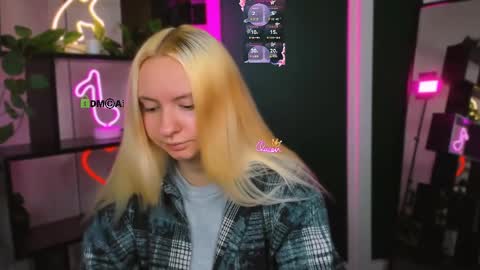 tina_golden1 online show from April 2026 06:38:01 PM