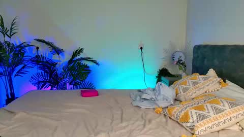 tinasiner online show from March 2026 02:01:01 PM