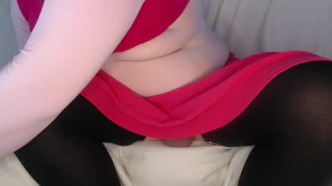tiny_d online show from May 2026 07:03:01 AM