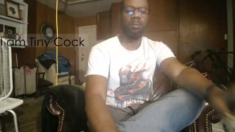 tinycock_1979 online show from April 2026 10:26:02 PM