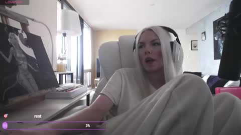 stage Kylie Sinner  brand CLITBAIT online show from April 2026 07:58:02 PM