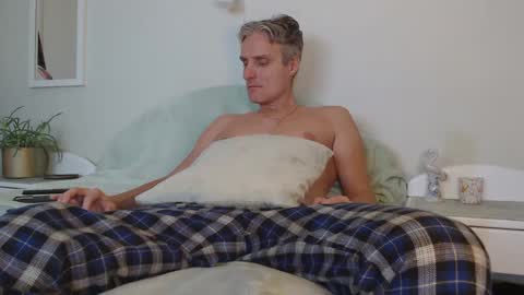 Daniel Bisexual uncut 20cm online show from December 2024 02:53:01 PM