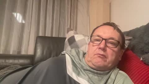 Tom online show from March 2026 09:23:01 PM