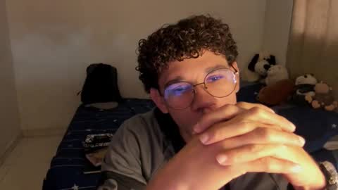 Tom Blue online show from October 2025 04:33:01 PM