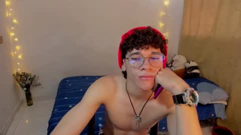 Tom Blue online show from November 2025 02:39:02 PM