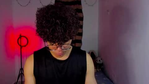 Tom Blue online show from April 2026 02:37:02 AM