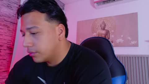 Tom muscle1 online show from April 2026 12:00:02 PM