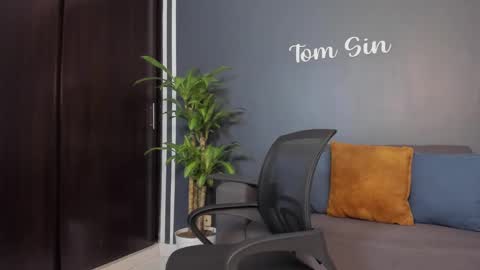 Tom Sin online show from January 2025 06:49:01 PM