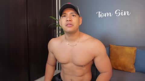 Tom Sin online show from January 2025 12:57:02 PM