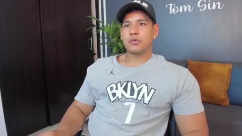 Tom Sin online show from January 2025 10:18:01 PM