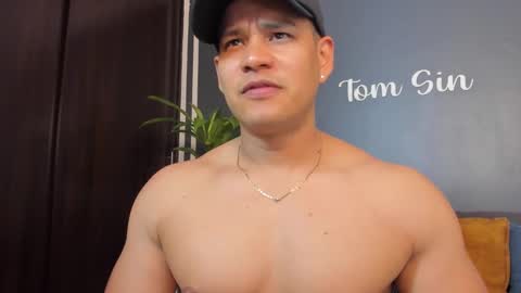 Tom Sin online show from February 2025 09:58:01 PM