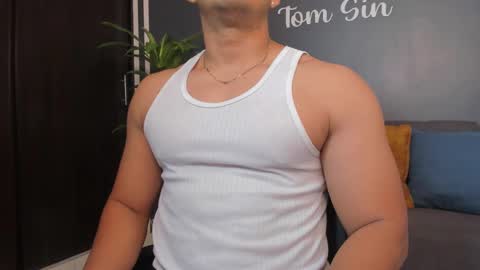 Tom Sin online show from February 2025 07:10:02 PM