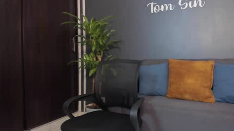 Tom Sin online show from February 2025 10:22:01 PM