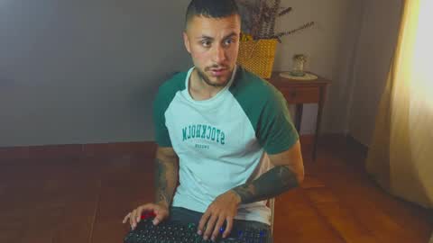 tomDavisXl online show from April 2026 10:41:02 PM