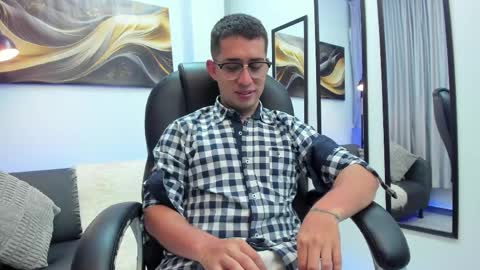 Tomas online show from April 2026 04:01:01 AM