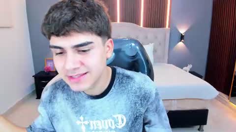 Snapshot of tommy18__ chatting on June 2026 03:49:01 AM Tommy online show from June 2026 03:49:01 AM