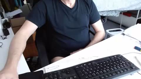 Tom online show from March 2026 08:42:01 AM