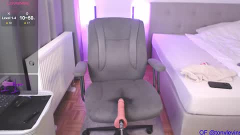 Tony online show from March 2025 07:27:02 AM