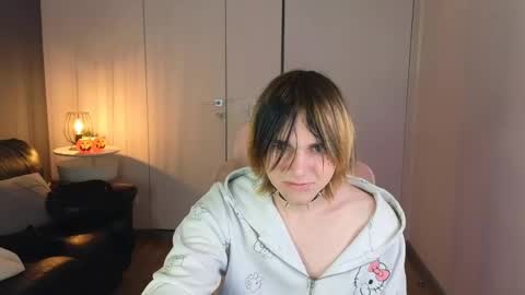 Snapshot of too_silly_ chatting on May 2026 09:11:02 PM too_silly_ online show from May 2026 09:11:02 PM