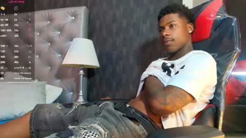 Snapshot of toower_ chatting on July 2026 09:22:01 PM T O W E R online show from July 2026 09:22:01 PM