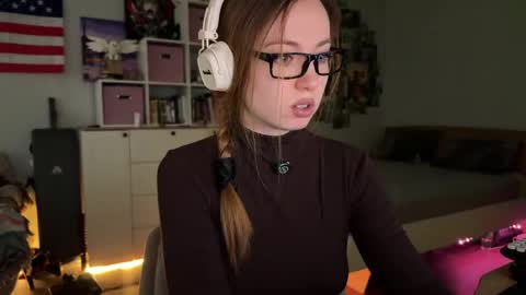 Lina  Next stream January 4  11am UTC 0 online show from April 2026 02:58:01 PM