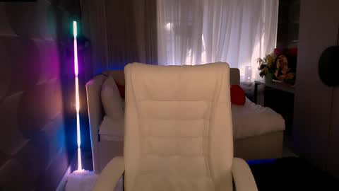 tori_blond online show from April 2026 05:19:08 AM