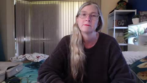 Snapshot of total_aussie_milfs chatting on July 2026 12:49:01 AM Milly online show from July 2026 12:49:01 AM