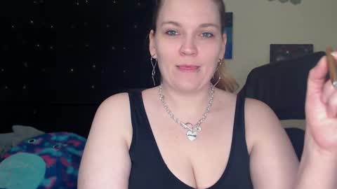 Lilly Miss Mistress Goddess Maam Queen Boss online show from February 2025 06:00:01 PM