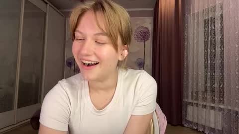 Snapshot of tracierolfson chatting on March 2026 05:07:02 PM Anna online show from March 2026 05:07:02 PM