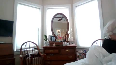 TradWifey online show from May 2026 05:07:02 PM