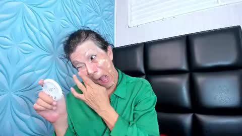 Snapshot of transwhore_ chatting on June 2026 01:50:01 PM CLEO online show from June 2026 01:50:01 PM