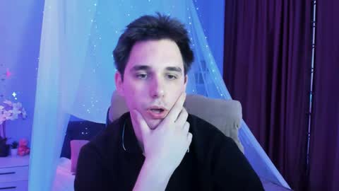Travis online show from May 2026 09:04:02 AM