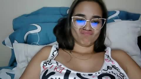 triana_bell online show from June 2026 03:25:01 AM
