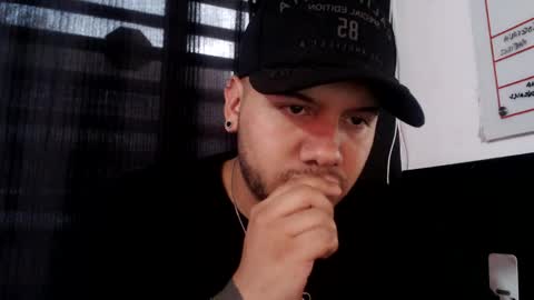 Snapshot of tribu1126 chatting on April 2026 08:17:01 PM Tribu 1126 online show from April 2026 08:17:01 PM