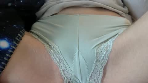 trippybb222 online show from April 2026 02:00:02 PM