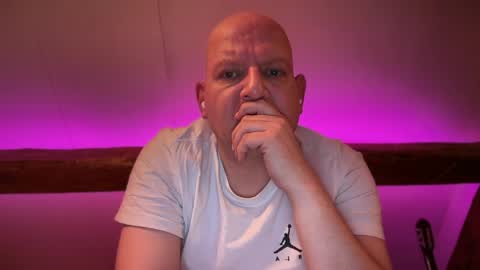 Triton online show from April 2026 07:06:02 PM