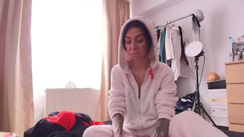 Judith online show from February 2025 01:33:01 PM