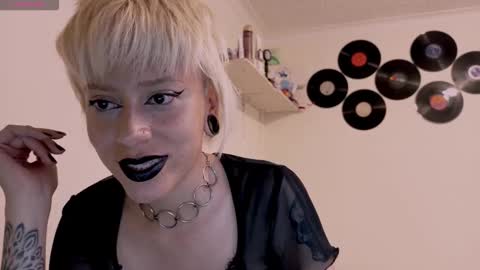 Cait online show from October 2025 03:04:01 AM