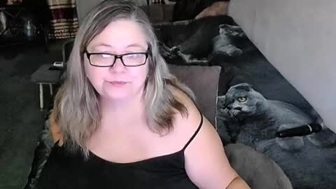 Lana online show from February 2026 10:17:02 PM